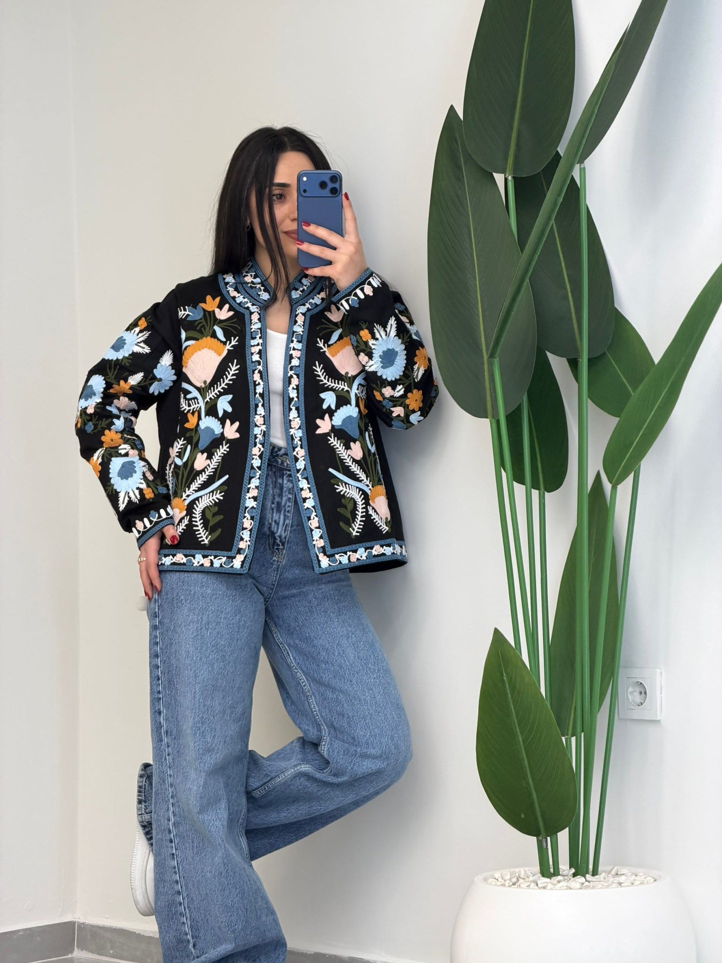 Nakış İşlemeli Mevsimlik Ceket