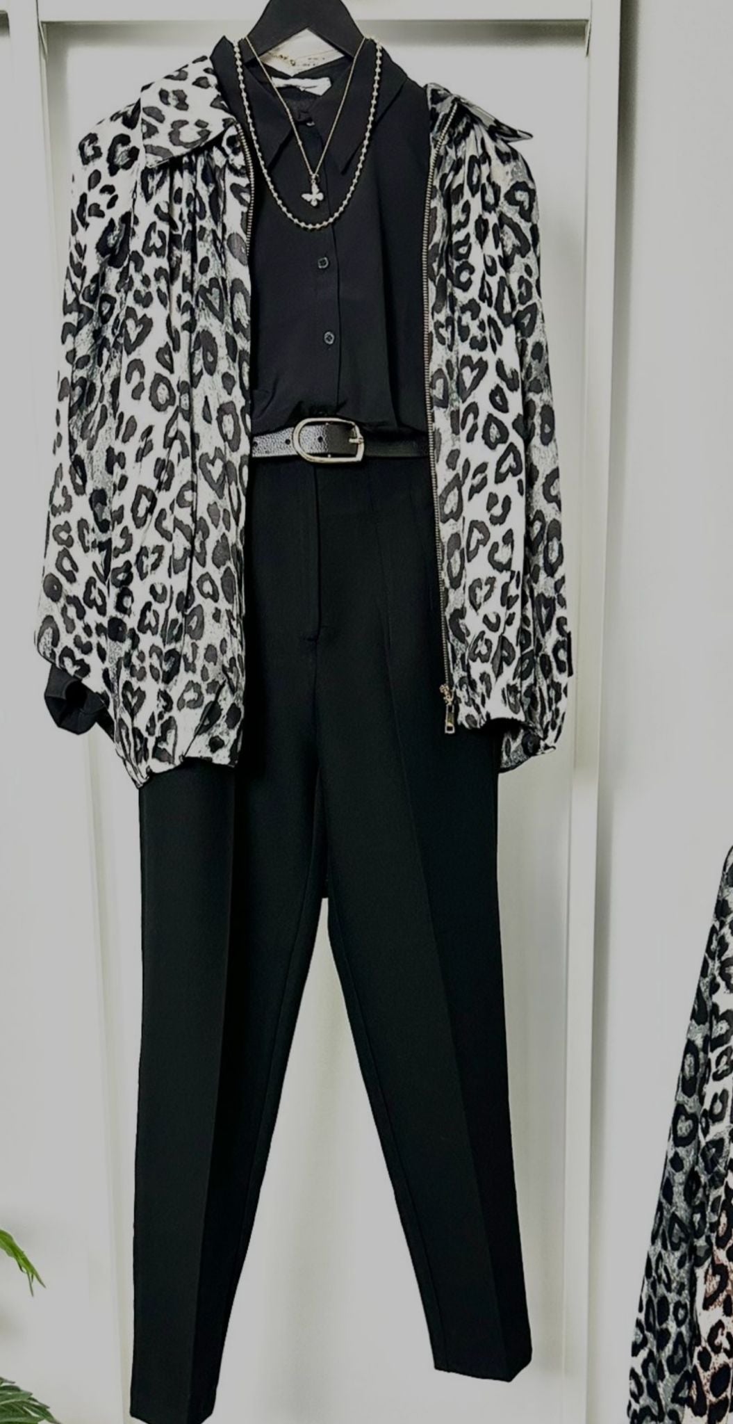 FERMUARLI LEOPAR DESENLİ SATEN GÖMLEK