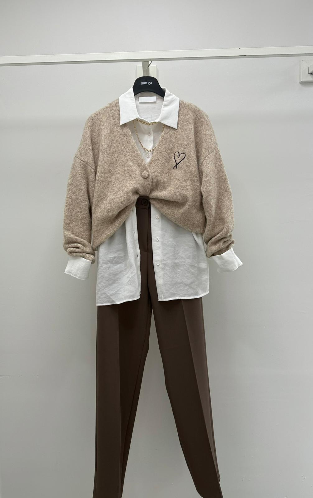 Kalp Desenli 5 Düğmeli Triko Hırka