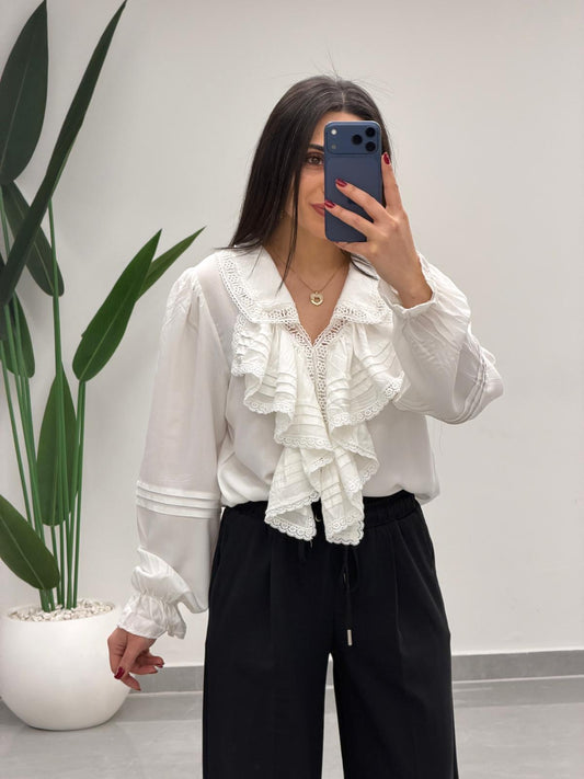 Dantel Detay Fırfırlı Gömlek Beyaz