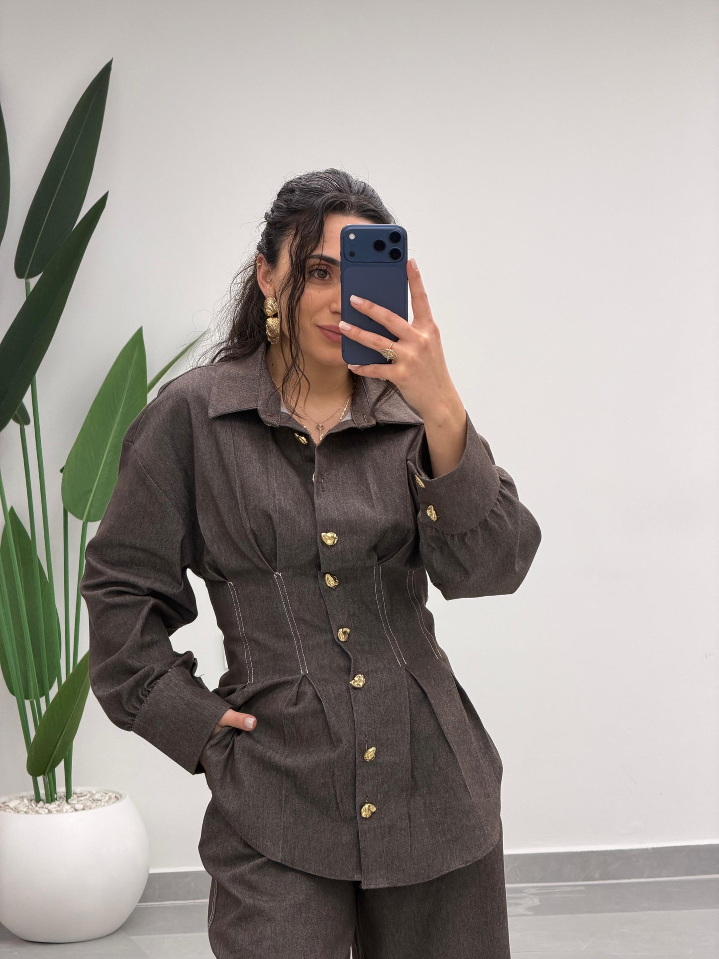 Gold Düğmeli Pileli Takım Kahve