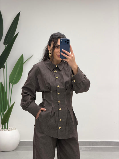 Gold Düğmeli Pileli Takım Kahve