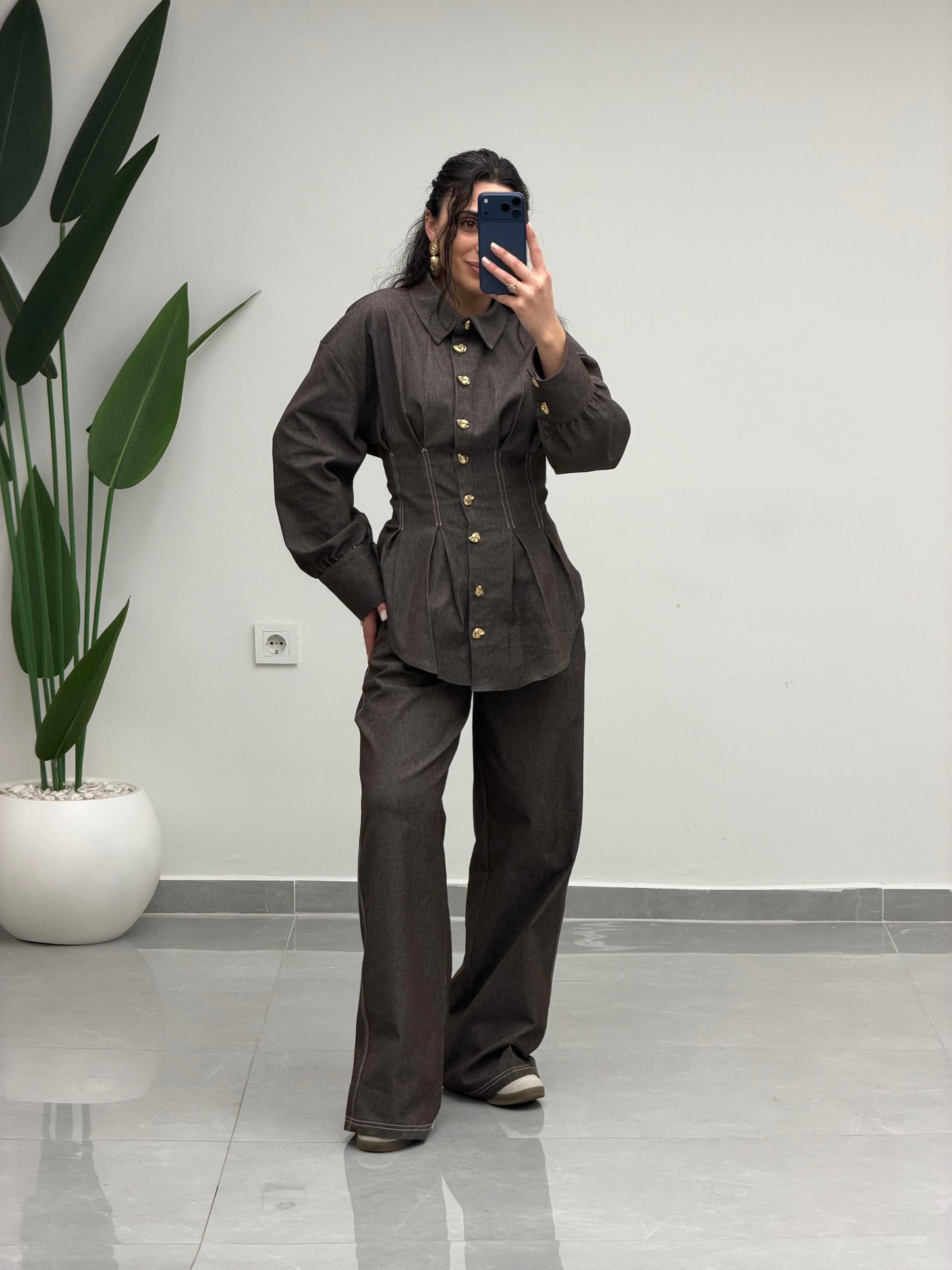 Gold Düğmeli Pileli Takım Kahve