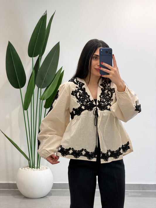 Nakışlı Bağlama Detaylı Balon Kol Ceket