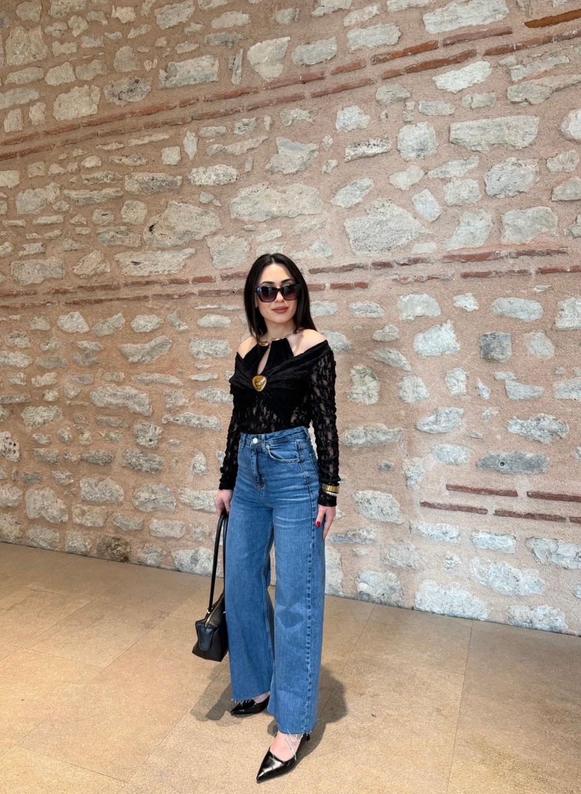 Tasarım Dantelli Bluz Siyah