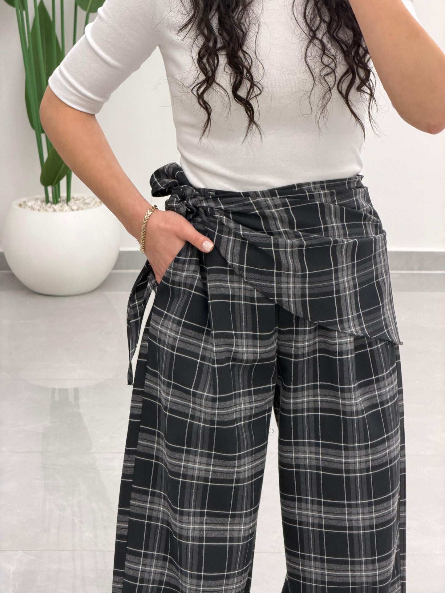 Fular Detaylı Marka Model Ekose Pantolon Siyah