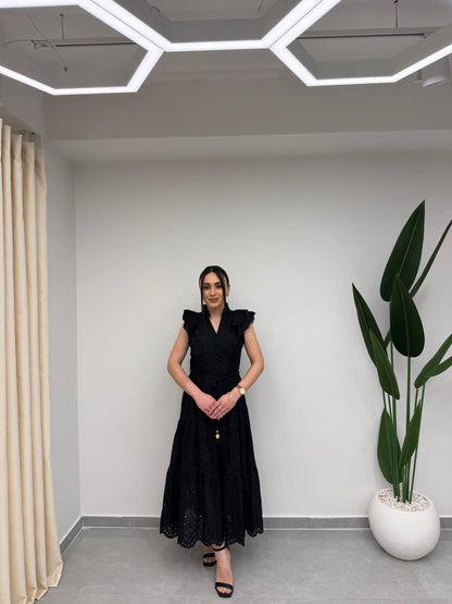 Kolsuz Fırfır ve Düğme Detaylı Beli Bağcıklı Fistolu Elbise Siyah