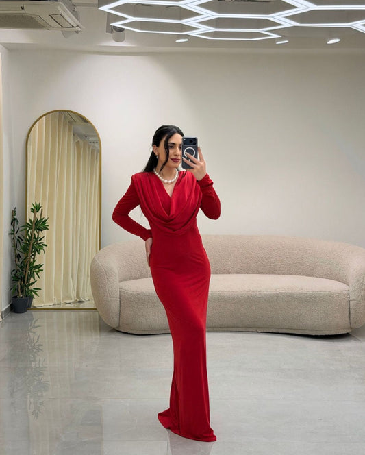 Degaje Yaka Uzun Elbise Kırmızı