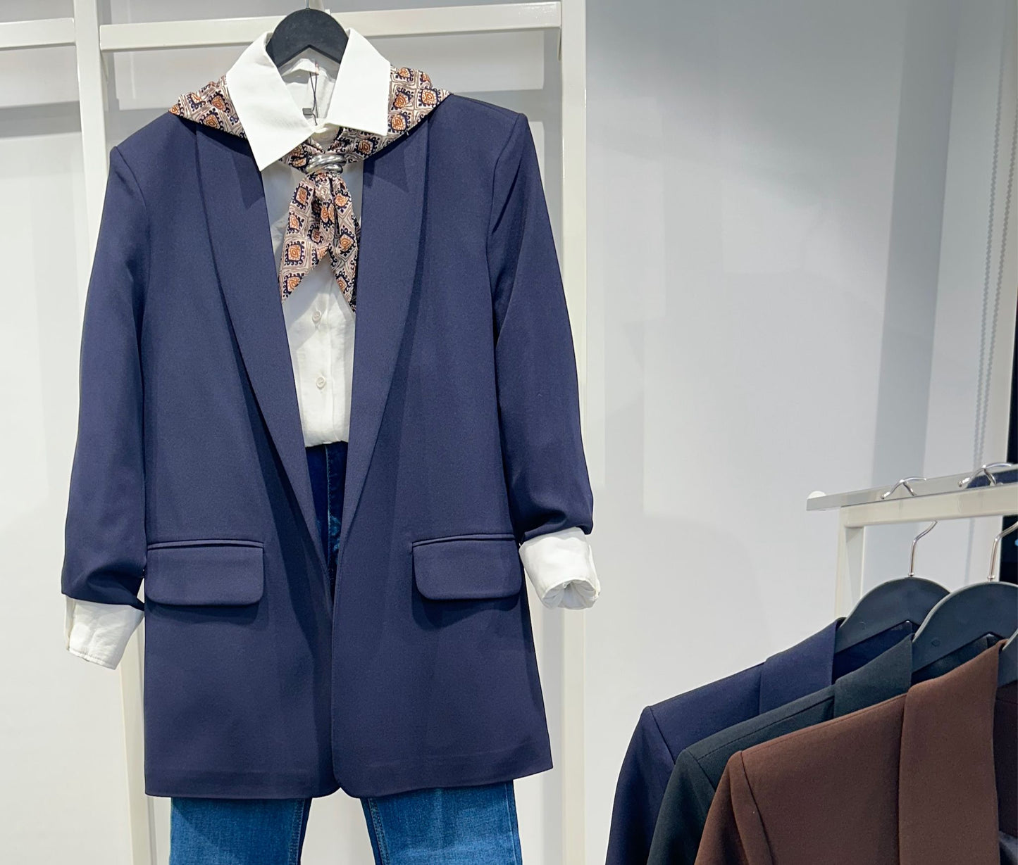 KOLU BÜZGÜLÜ CEKET