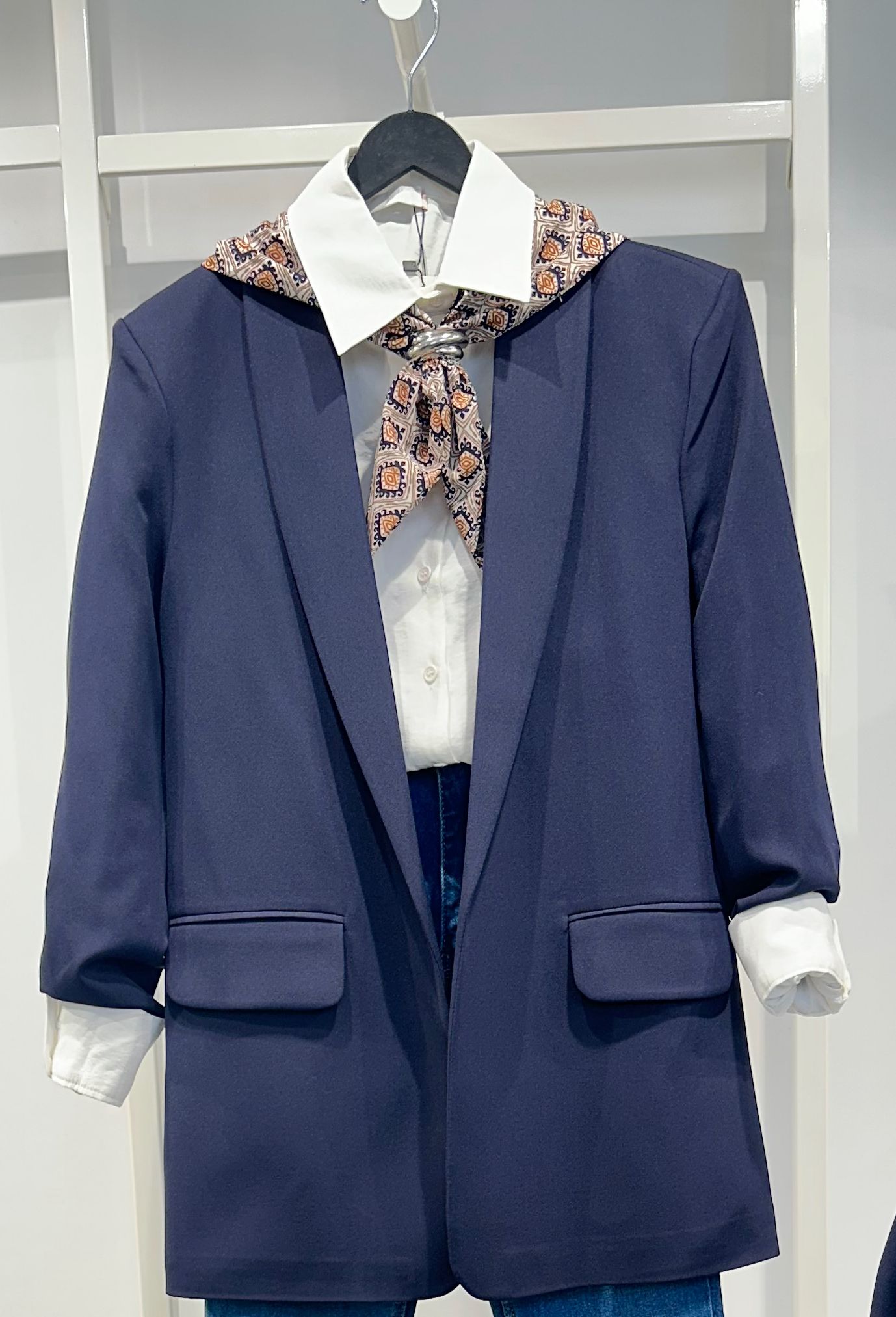 KOLU BÜZGÜLÜ CEKET