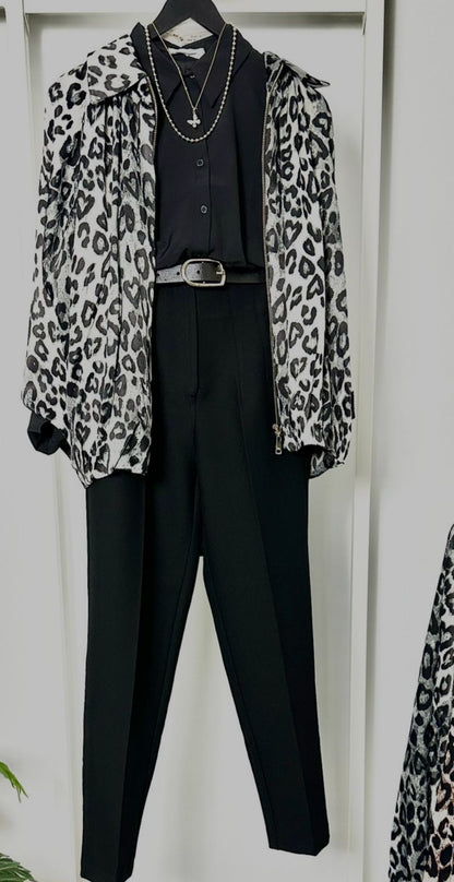 FERMUARLI LEOPAR DESENLİ SATEN GÖMLEK