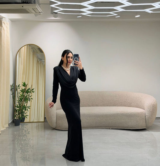 Degaje Yaka Uzun Elbise Siyah