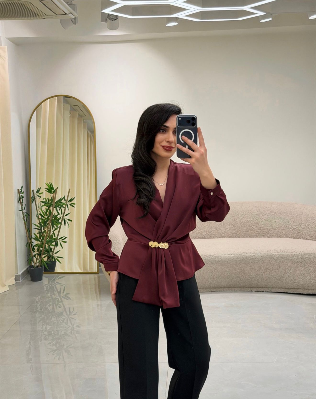 Kruvaze Yaka Broş Detaylı Bluz Bordo