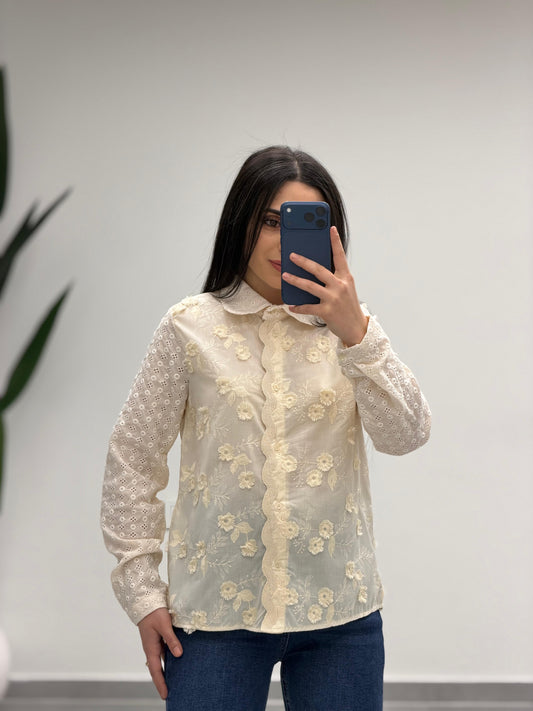 Çiçek Kabartmalı Gömlek Bej