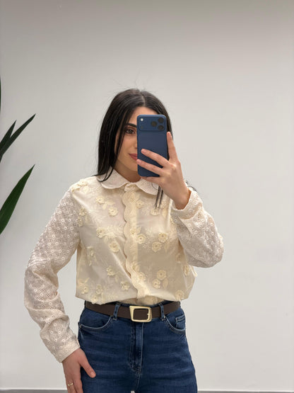 Çiçek Kabartmalı Gömlek Bej